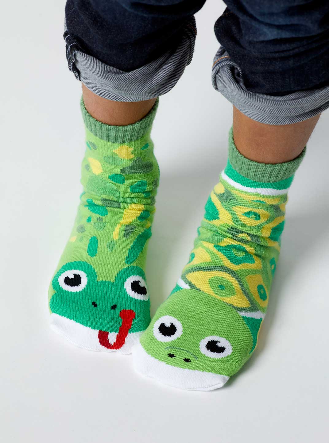 Frog & Turtle Mismatched Socks Ages 4-8